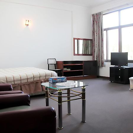 Hotel Windsor Yangon Exteriör bild