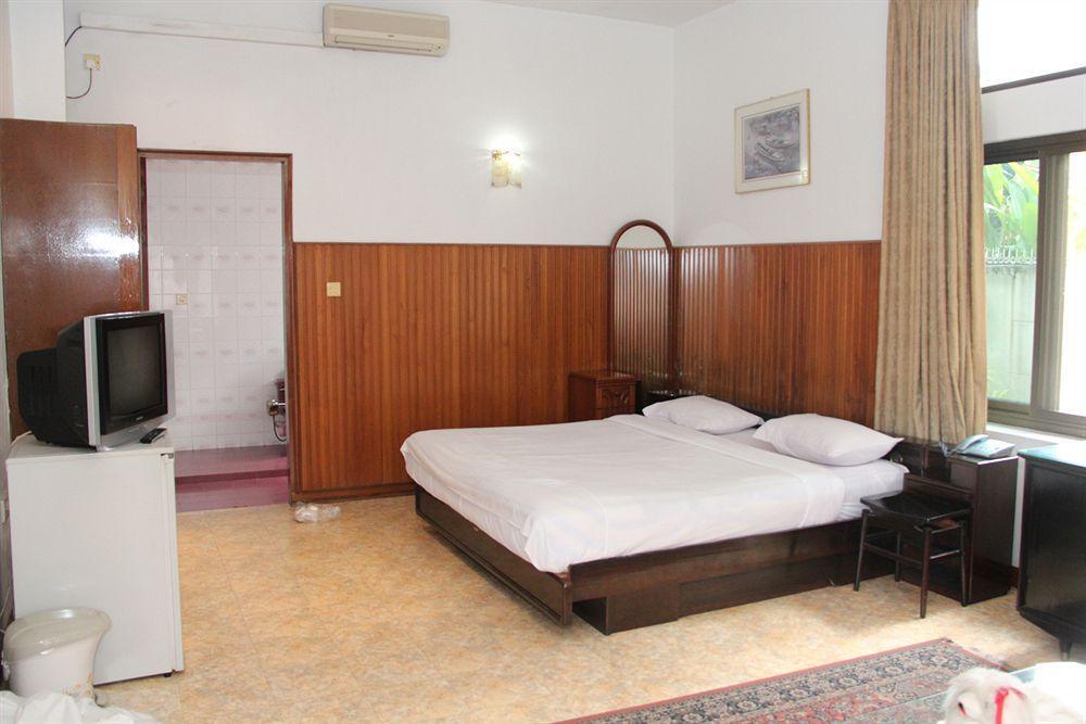 Hotel Windsor Yangon Exteriör bild