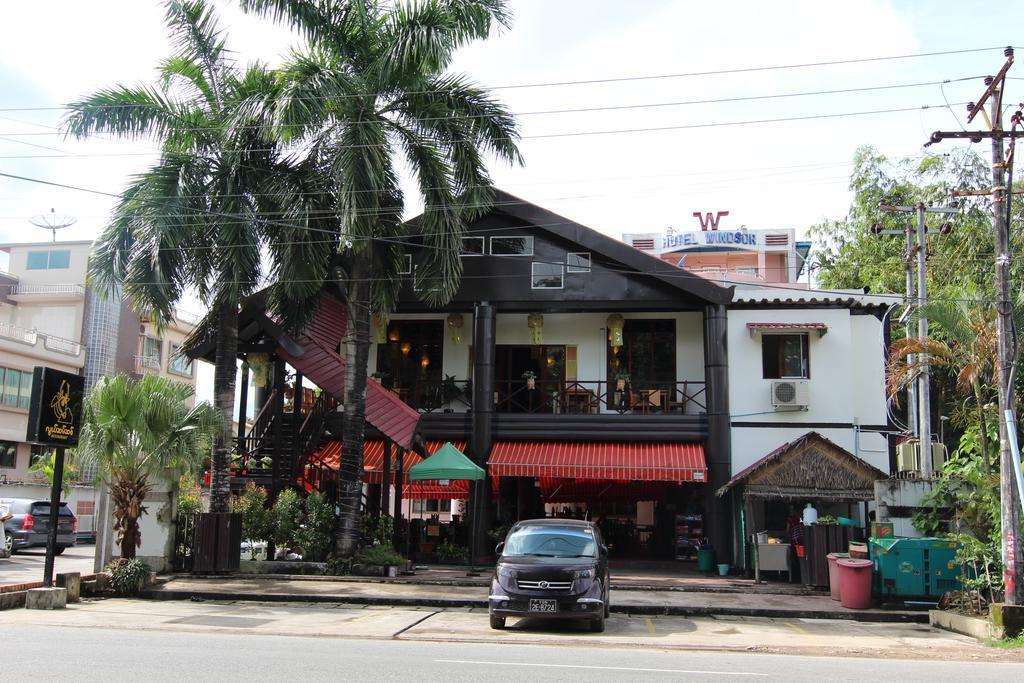 Hotel Windsor Yangon Exteriör bild