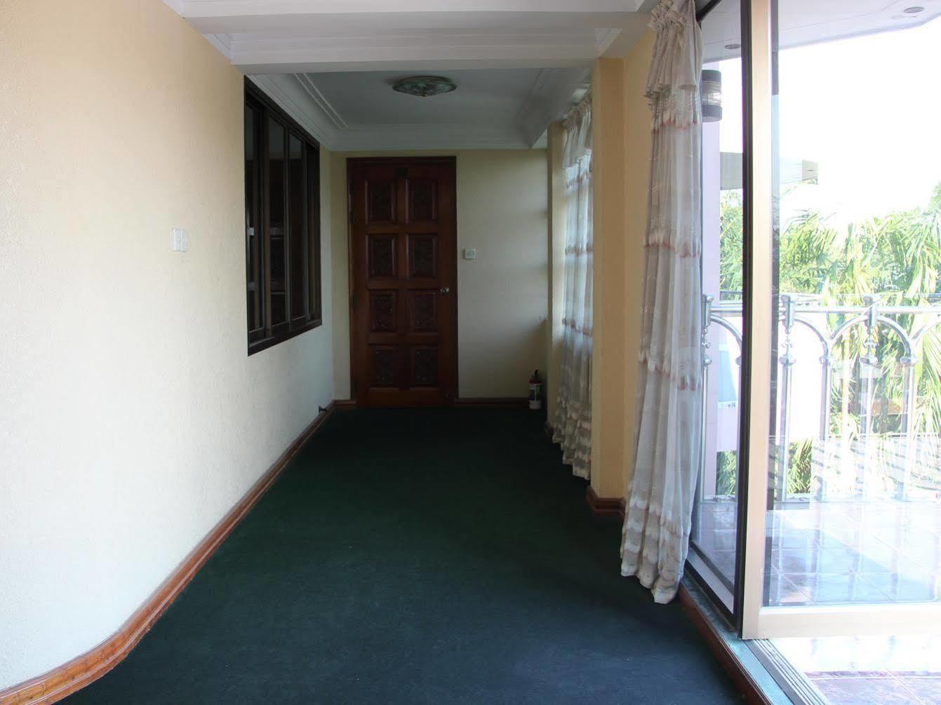 Hotel Windsor Yangon Exteriör bild