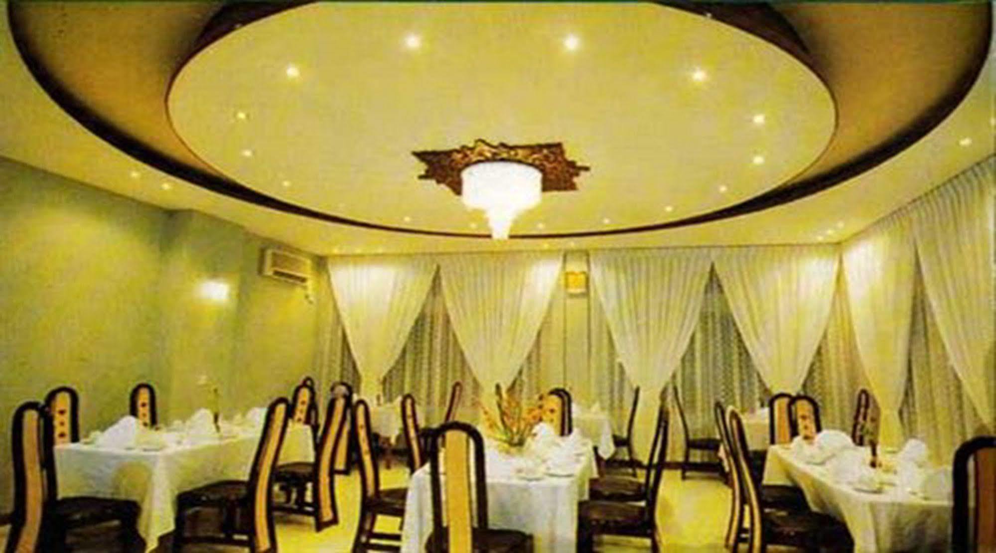 Hotel Windsor Yangon Exteriör bild