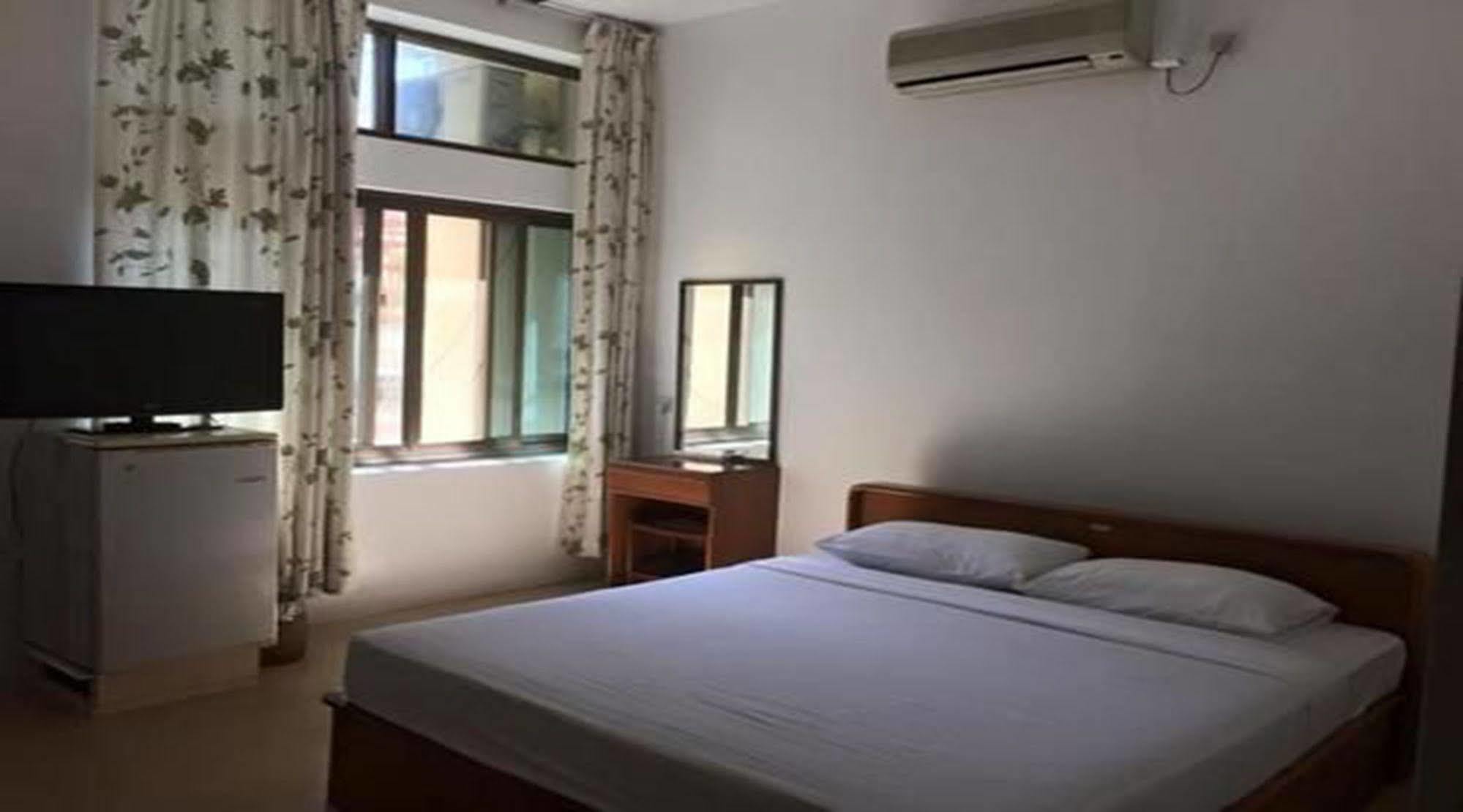 Hotel Windsor Yangon Exteriör bild