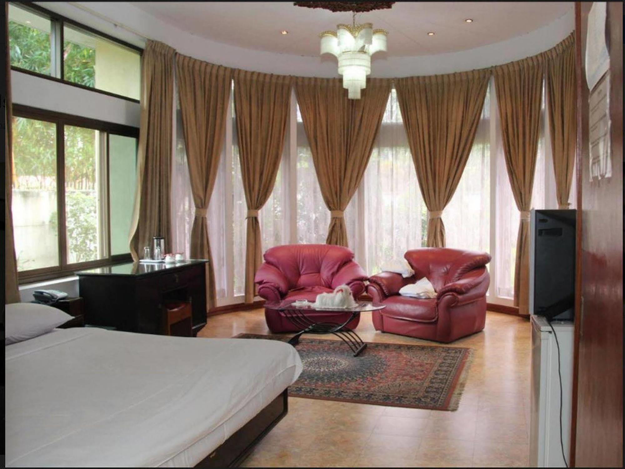 Hotel Windsor Yangon Exteriör bild