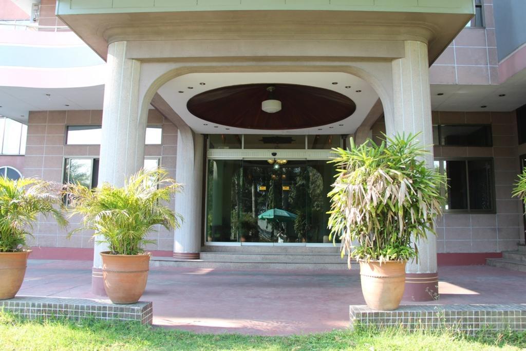 Hotel Windsor Yangon Exteriör bild